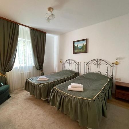 Gusarskiy Hotel And Apartment Kiev Ngoại thất bức ảnh