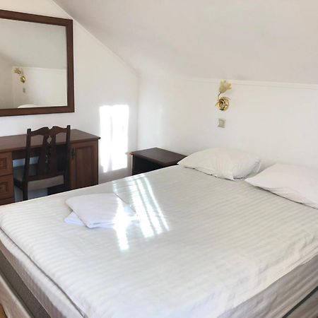 Gusarskiy Hotel And Apartment Kiev Ngoại thất bức ảnh