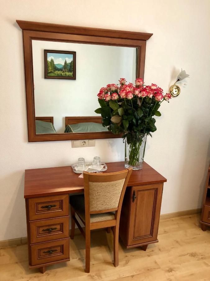 Gusarskiy Hotel And Apartment Kiev Ngoại thất bức ảnh