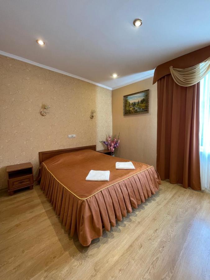 Gusarskiy Hotel And Apartment Kiev Ngoại thất bức ảnh