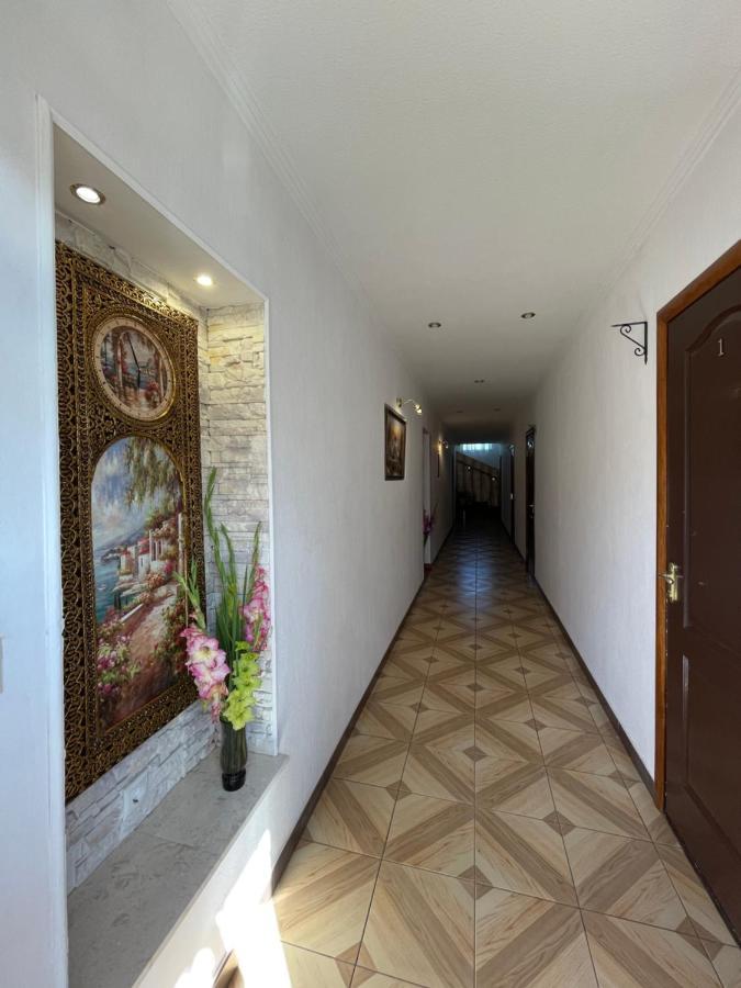 Gusarskiy Hotel And Apartment Kiev Ngoại thất bức ảnh