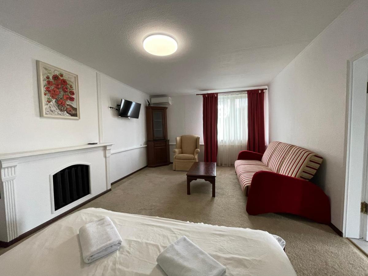 Gusarskiy Hotel And Apartment Kiev Ngoại thất bức ảnh