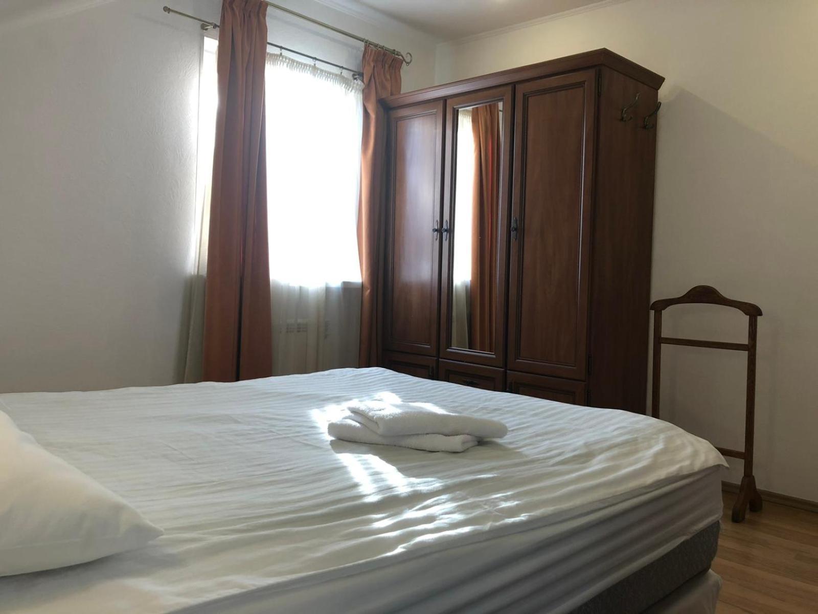 Gusarskiy Hotel And Apartment Kiev Ngoại thất bức ảnh