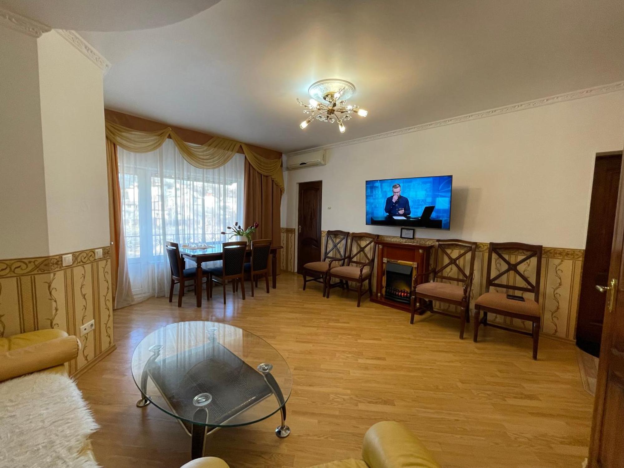 Gusarskiy Hotel And Apartment Kiev Ngoại thất bức ảnh